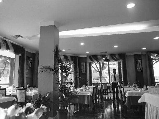 Imagen del bar/restaurante del Hotel Gambrinus, Lido Di Jesolo. Foto 3