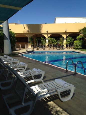 Imagen de la piscina del Hotel Gamma by Fiesta Inn Ciudad Obreg&oacute;n. Foto 12