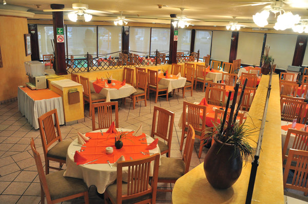 Imagen del bar/restaurante del Hotel Gamma by Fiesta Inn Ciudad Obreg&oacute;n. Foto 2