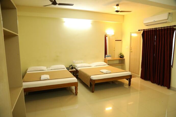 Imagen de la habitación del Hotel Ganesh Beach Resort. Foto 15