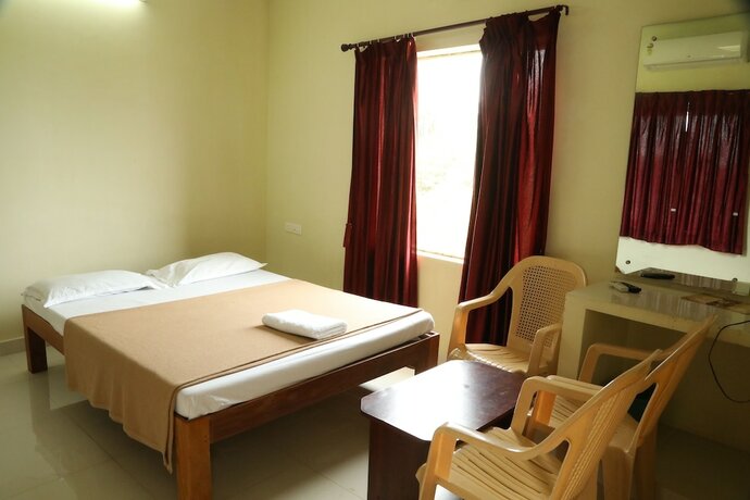 Imagen de la habitación del Hotel Ganesh Beach Resort. Foto 19