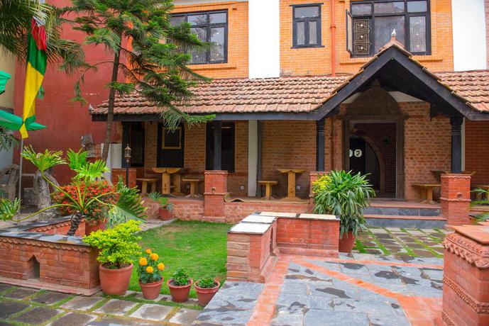 Imagen de los exteriores del Hotel Ganesh Himal. Foto 9