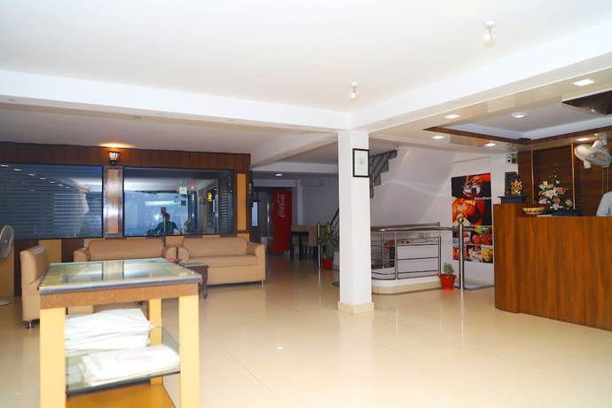 Imagen de los interiores del Hotel Ganesha Inn Ganga View. Foto 14