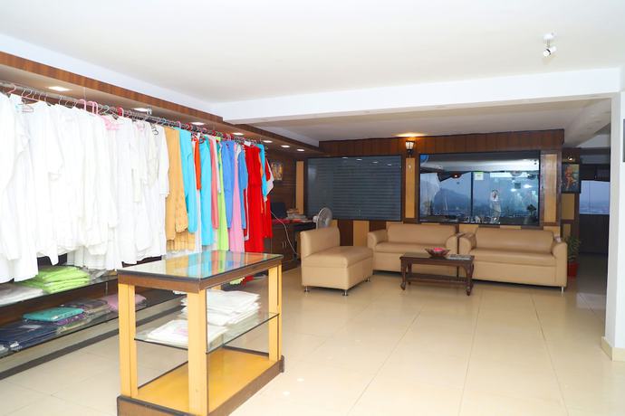 Imagen de los interiores del Hotel Ganesha Inn Ganga View. Foto 19