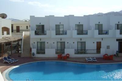 Imagen de la piscina del Hotel Ganet Sinai Resort. Foto 7