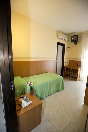 Imagen de la habitación del Hotel Ganfo. Foto 10