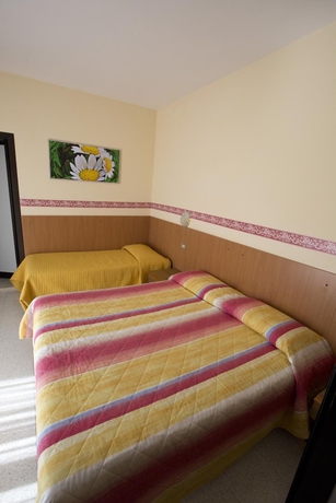 Imagen de la habitación del Hotel Ganfo. Foto 12