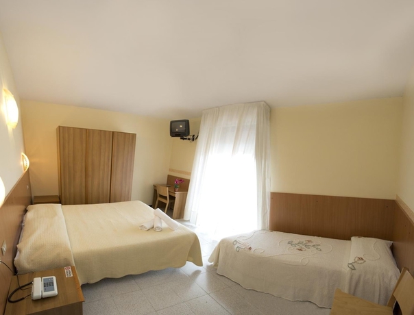 Imagen de la habitación del Hotel Ganfo. Foto 14