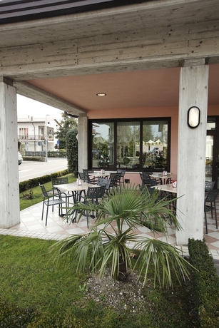 Imagen de la habitación del Hotel Ganfo. Foto 16