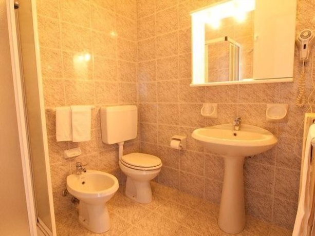 Imagen de la habitación del Hotel Ganfo. Foto 17