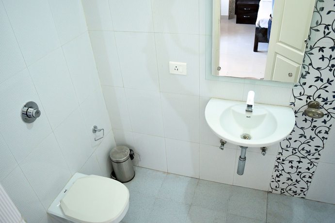 Imagen de la habitación del Hotel Ganga Darshanam Guest House. Foto 11