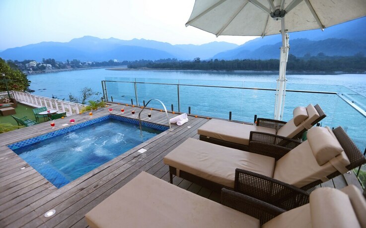 Imagen general del Hotel Ganga Kinare- A Riverside Boutique Resort, Rishikesh. Foto 1