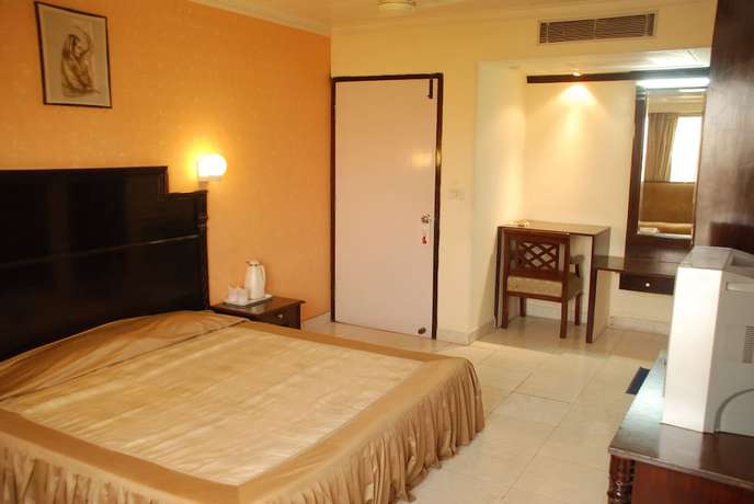Imagen de la habitación del Hotel Ganga Ratan. Foto 2