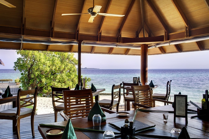 Imagen del bar/restaurante del Hotel Gangehi Island Resort. Foto 2