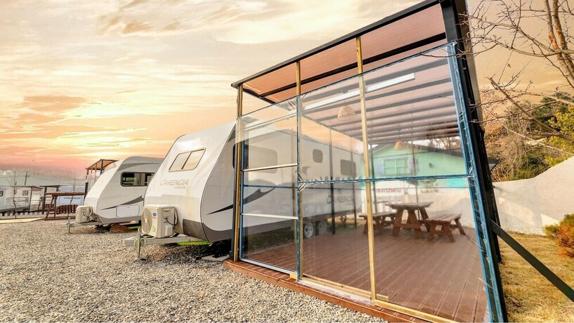 Imagen de la habitación del Hotel Ganghwa Nakjohealing Caravanandcamping. Foto 13