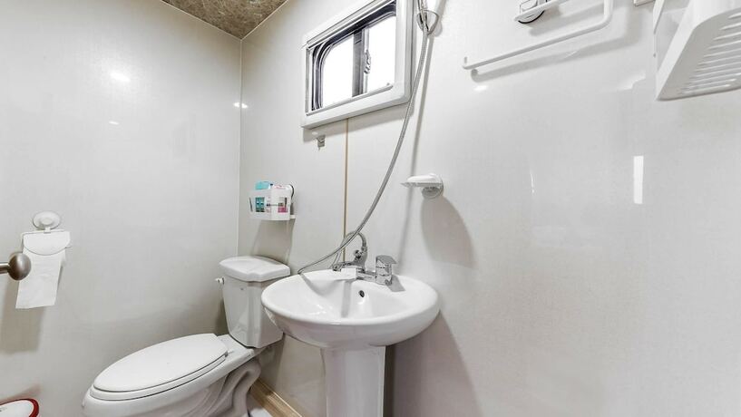 Imagen de la habitación del Hotel Ganghwa Nakjohealing Caravanandcamping. Foto 16