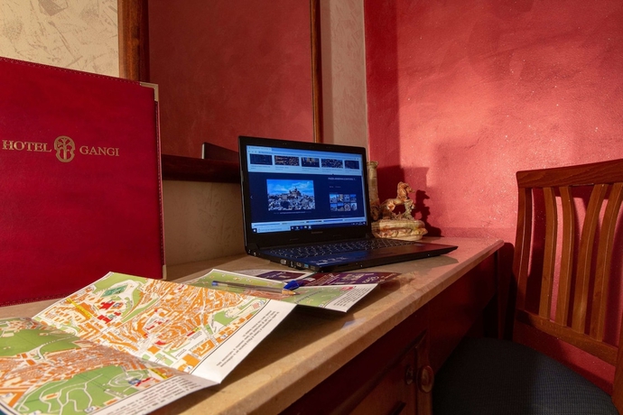 Imagen de la habitación del Hotel Gangi. Foto 11