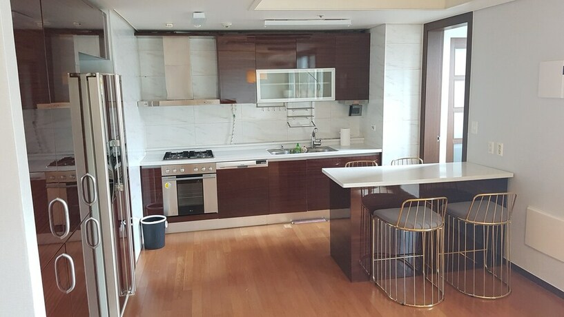 Imagen de la habitación del Hotel Gangnam Stn Luxury Apt. Foto 24