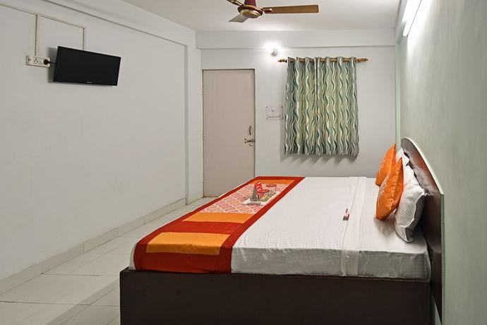 Imagen de la habitación del Hotel Gangotri, Haridwar. Foto 13