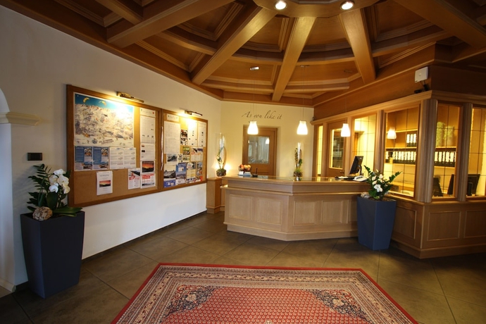 Imagen de los interiores del Hotel Ganis Resort. Foto 19