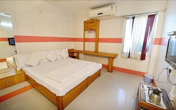 Imagen de la habitación del Hotel Ganpati, Bhopal. Foto 8