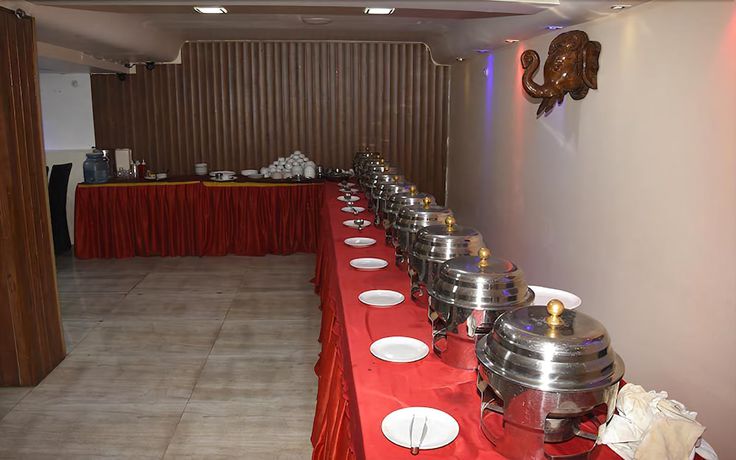 Imagen del bar/restaurante del Hotel Ganpati, Bhopal. Foto 3