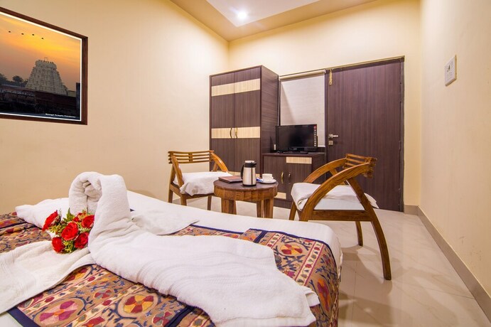 Imagen de la habitación del Hotel Ganpati Palace, Mathura. Foto 14
