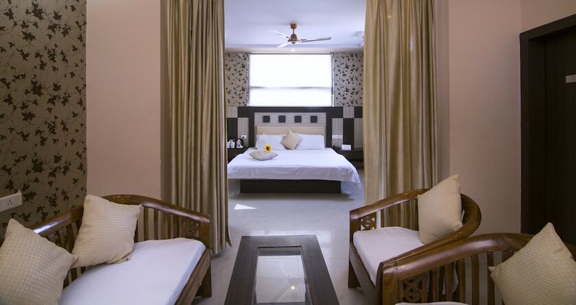 Imagen de la habitación del Hotel Ganpati Palace, Mathura. Foto 16