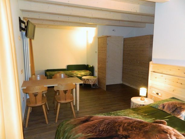 Imagen de la habitación del Hotel Ganzaie. Foto 16