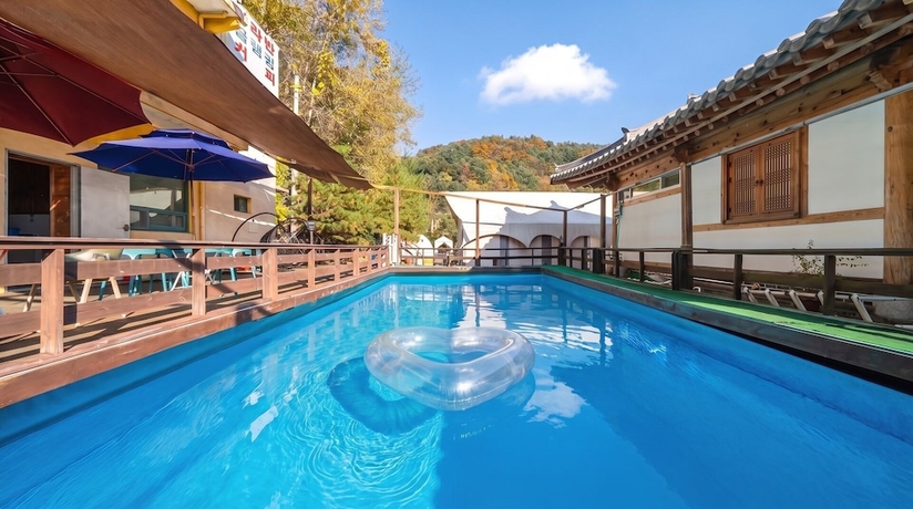 Imagen general del Hotel Gapeyong Fourseason Pet Glamping Caravan. Foto 1