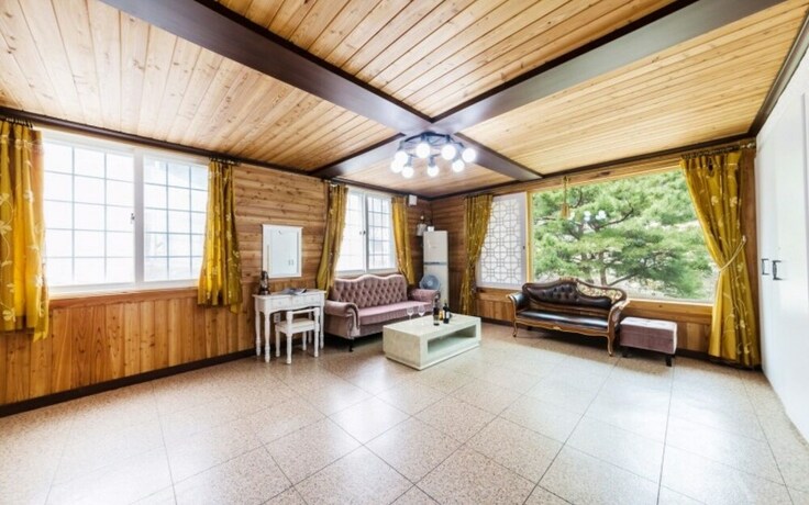 Imagen general del Hotel Gapyeong Haengbogi Meomuneunjip House. Foto 18