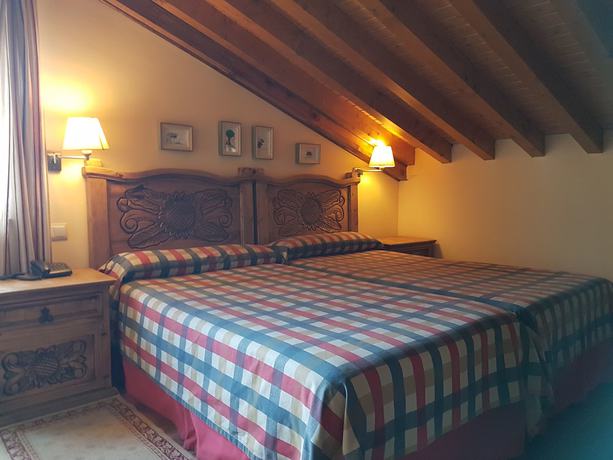 Imagen de la habitación del Hotel Garabatos. Foto 7