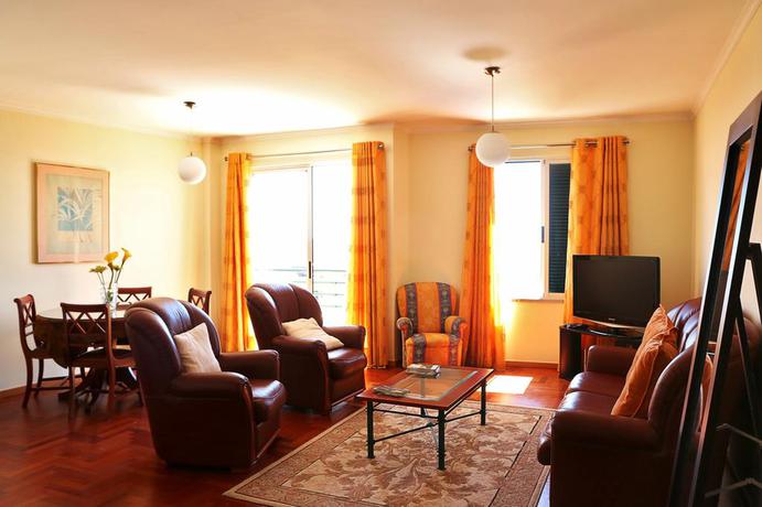 Imagen de los interiores del Hotel Garajau Terrace. Foto 9