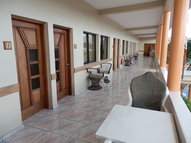 Imagen de los interiores del Hotel Garant and Suites. Foto 15