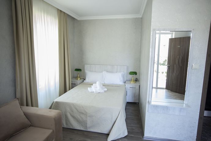 Imagen de la habitación del Hotel Garanti. Foto 7