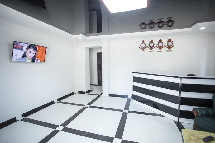 Imagen de los interiores del Hotel Garanti. Foto 19