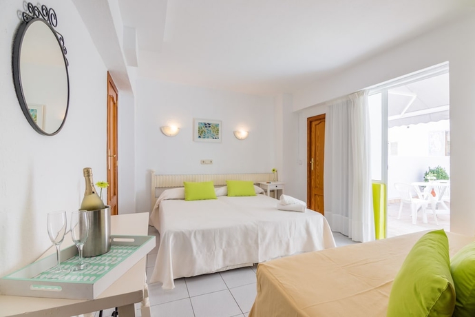 Imagen de la habitación del Hotel Garau. Foto 3