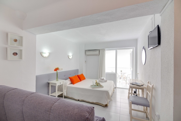 Imagen de la habitación del Hotel Garau. Foto 10