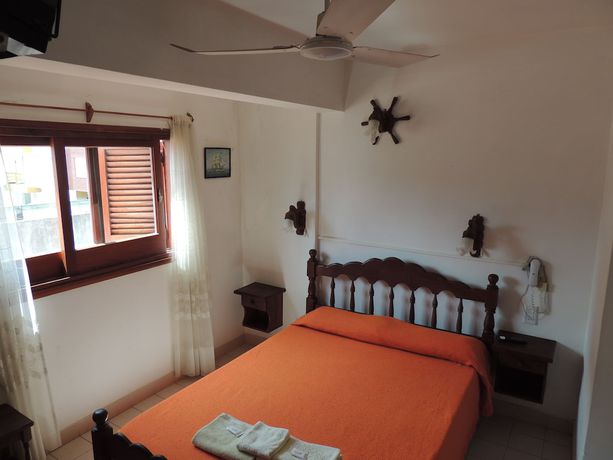 Imagen de la habitación del Hotel Garay. Foto 16