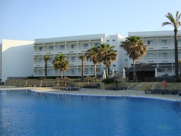 Imagen general del Hotel Garbi Costa Luz. Foto 8