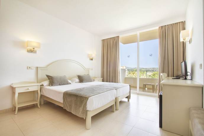 Imagen de la habitación del Hotel Garbí Cala Millor. Foto 11