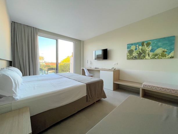 Imagen de la habitación del Hotel Garbí Cala Millor. Foto 12