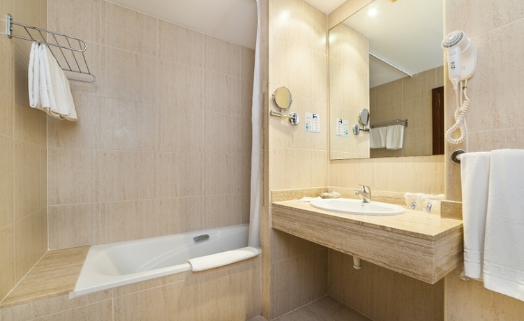 Imagen general del Hotel Garbí Cala Millor. Foto 8