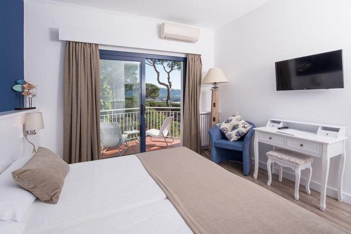 Imagen de la habitación del Hotel Garbí. Foto 4