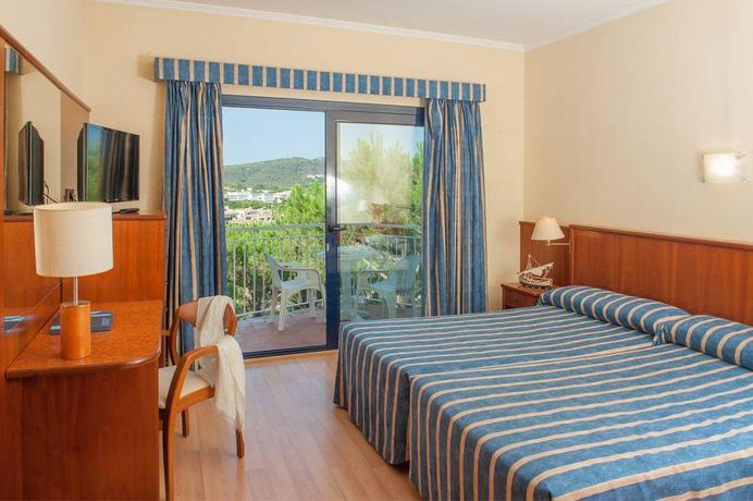 Imagen de la habitación del Hotel Garbí. Foto 5