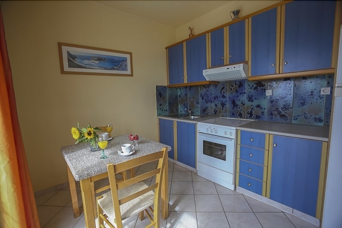 Imagen de la habitación del Hotel Garbis Villas. Foto 8