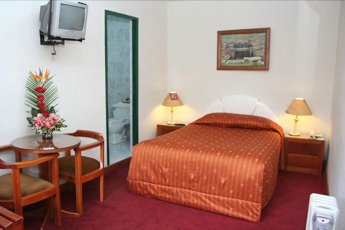 Imagen de la habitación del Hotel Garcilaso Ii. Foto 15