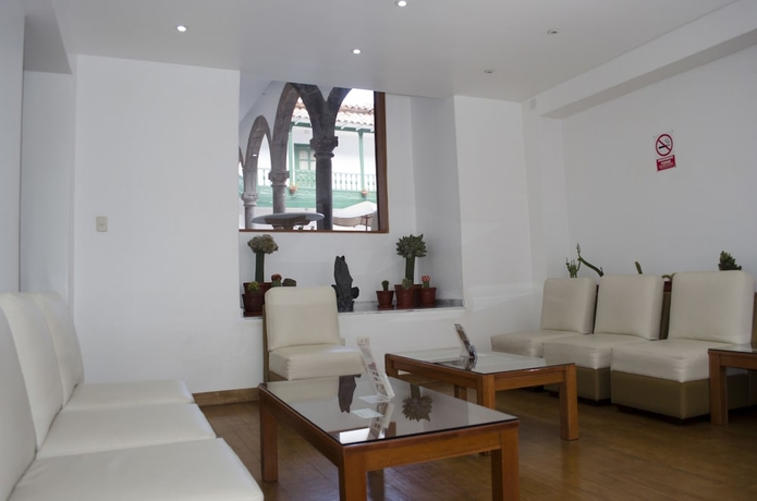 Imagen de los interiores del Hotel Garcilaso Ii. Foto 17