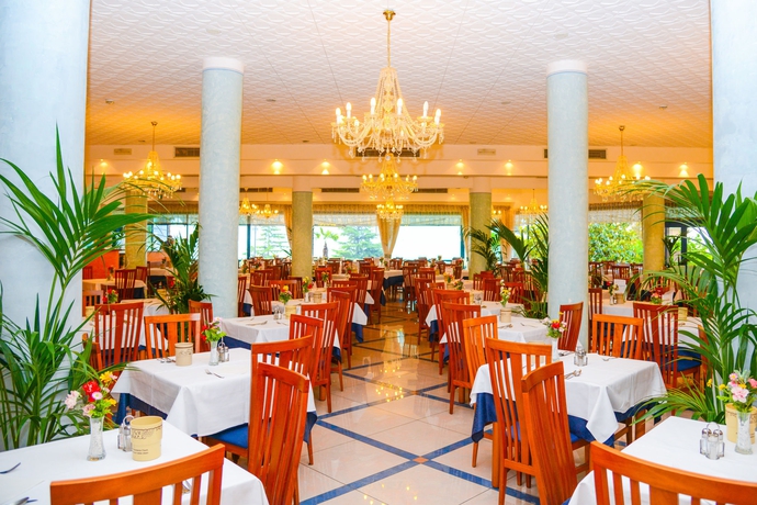 Imagen del bar/restaurante del Hotel Garda Bellevue. Foto 5