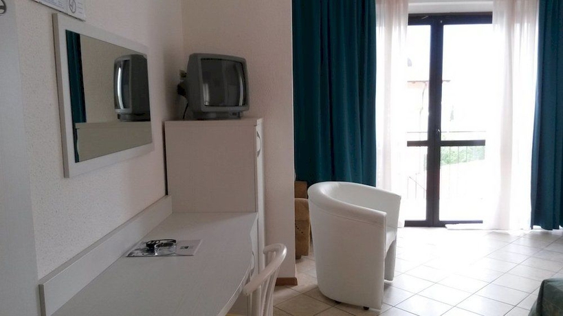 Imagen de la habitación del Hotel Garda Bellevue. Foto 7